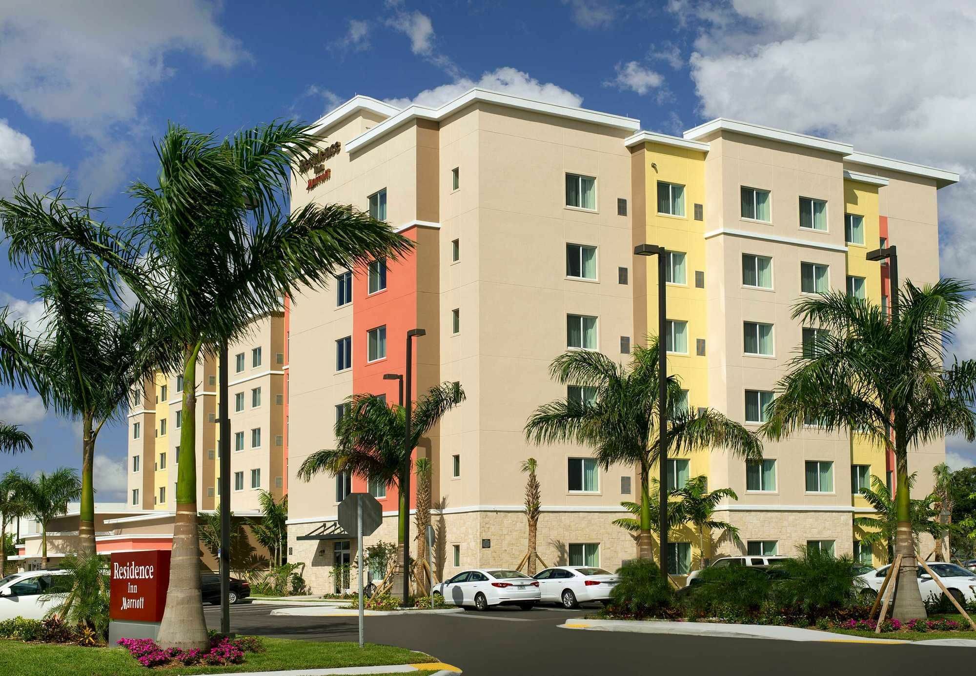 Residence Inn By Marriott Miami Airport West/Doral Екстериор снимка